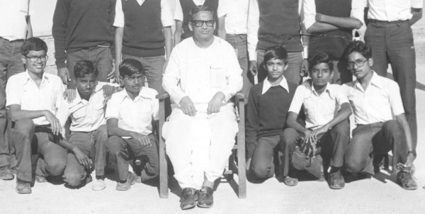 KVASC Bangalore classmates with Dr. DN Mishra in 1982